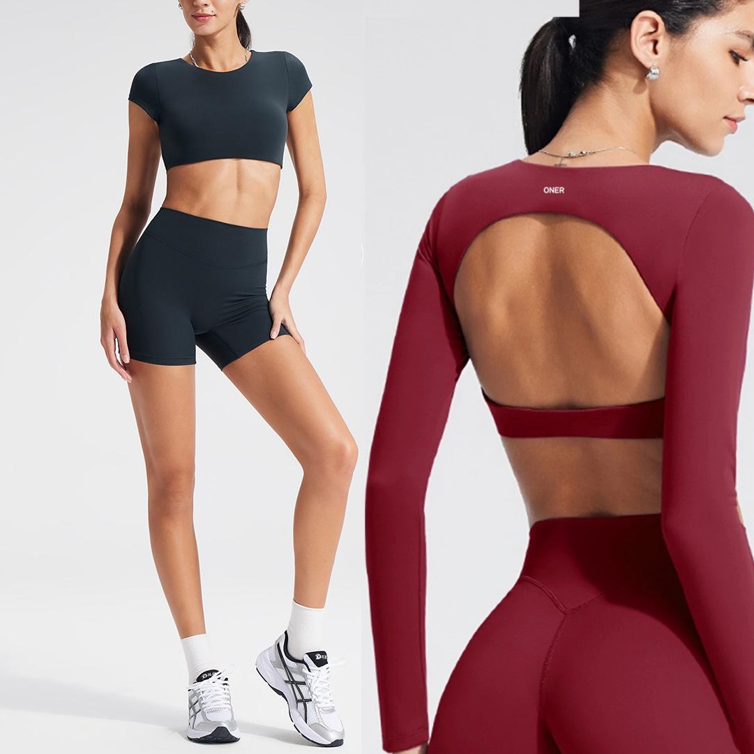 Yoga & Fitness With Faye The Well Being Studio Abbots Langley - Women's long-sleeved yoga top with built-in