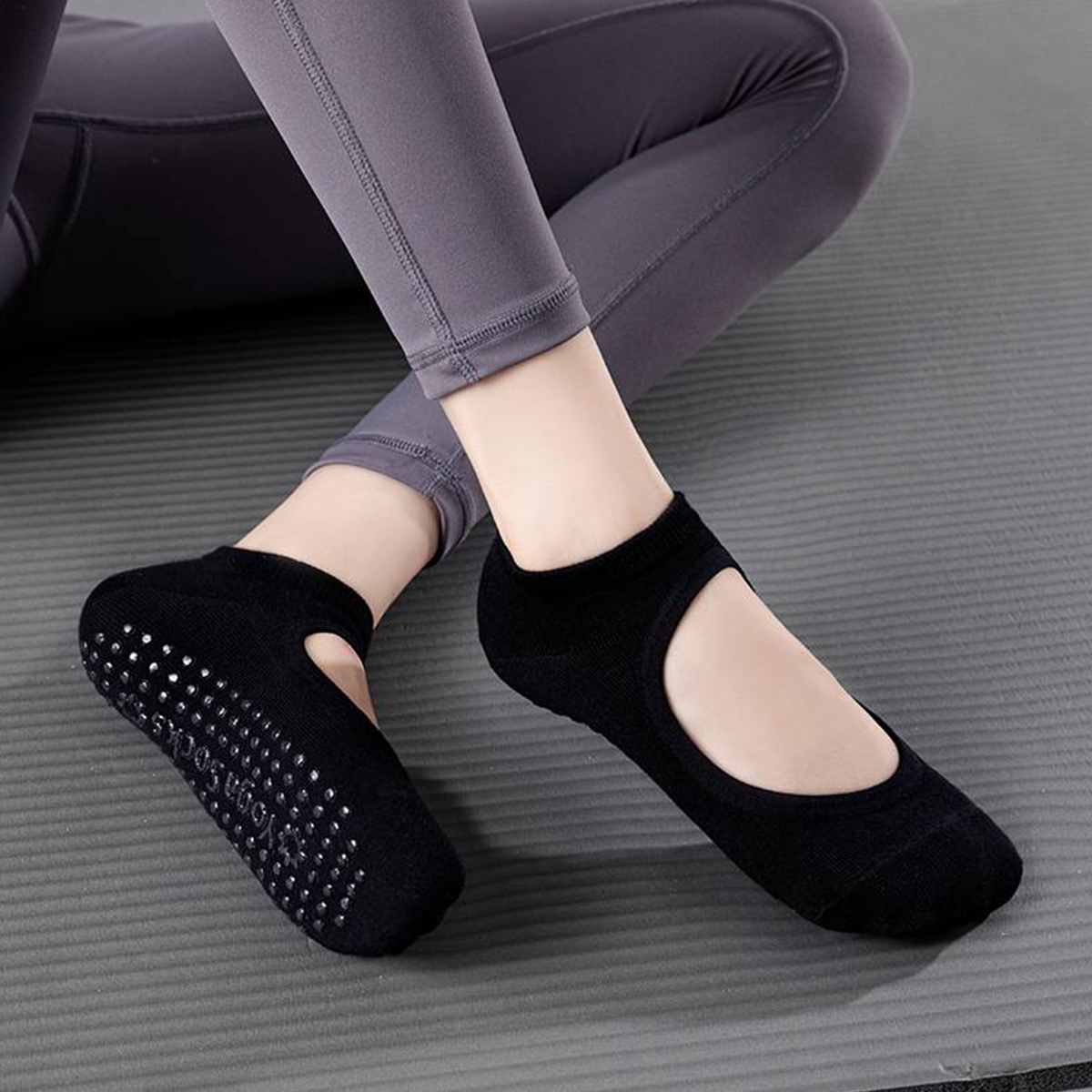 Non-Slip Yoga Socks for Women  - Yoga & Fitness With Faye The Well Being Studio Abbots Langley のレビューと価格